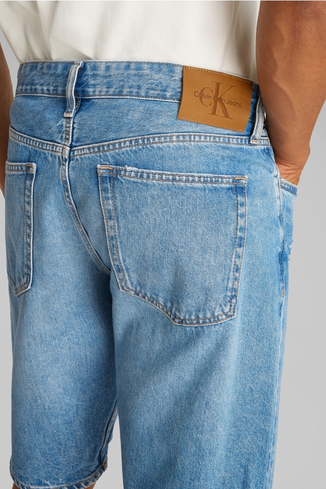 REGULAR SHORT J30J327188 DENIM MEDIUM